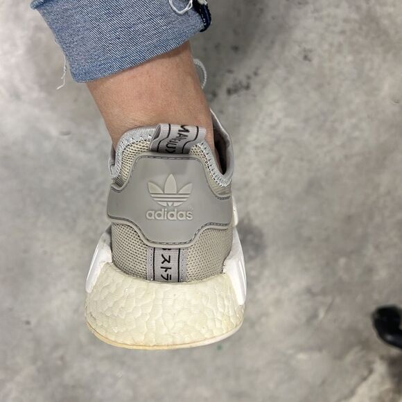 ADIDAS NMD R1 in Chalk Grey - Picture 5 of 8